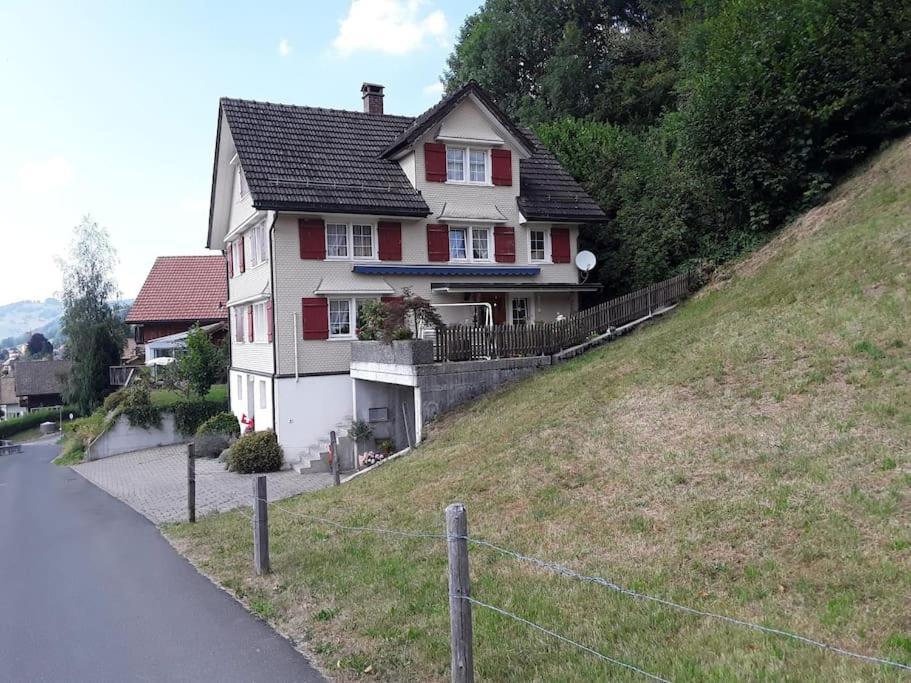 Zwinglis Ferienwohnung Rosi Nesslau Екстериор снимка